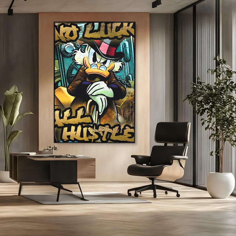 Tablou canvas cu tablou canvas cu scrooge mcduck, in rama de aluminiu negru, pe perete intr-un birou